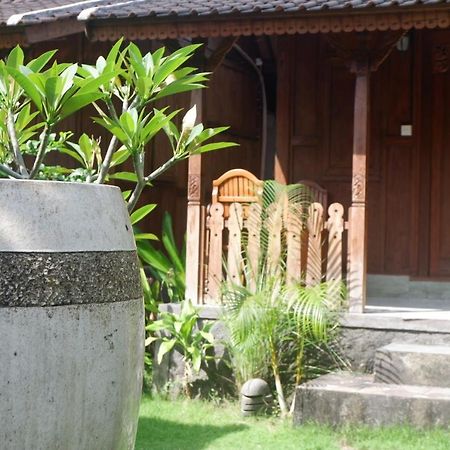 Satria House Amed Hotel Exterior photo