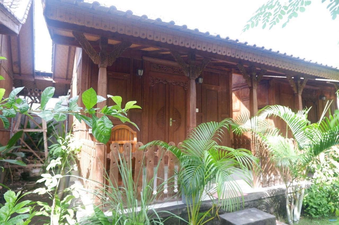 Satria House Amed Hotel Exterior photo